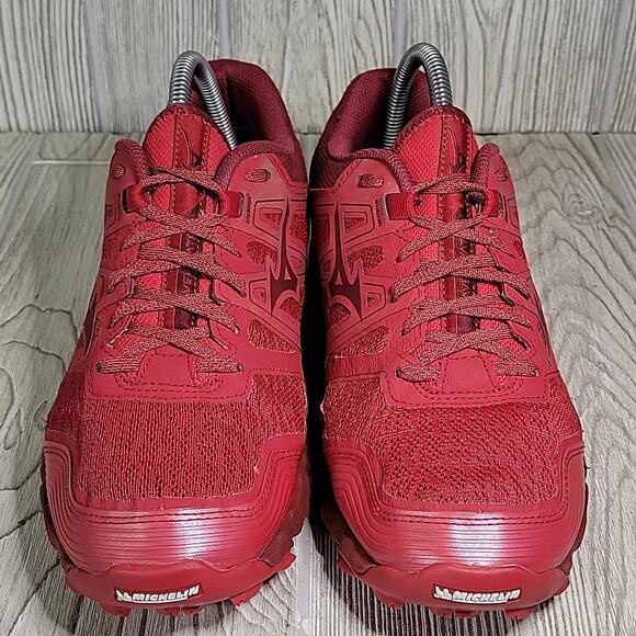 Mizuno Wave Trail Triple Red Running Shoes Mens Size 8.5 - Picture 3 of 11